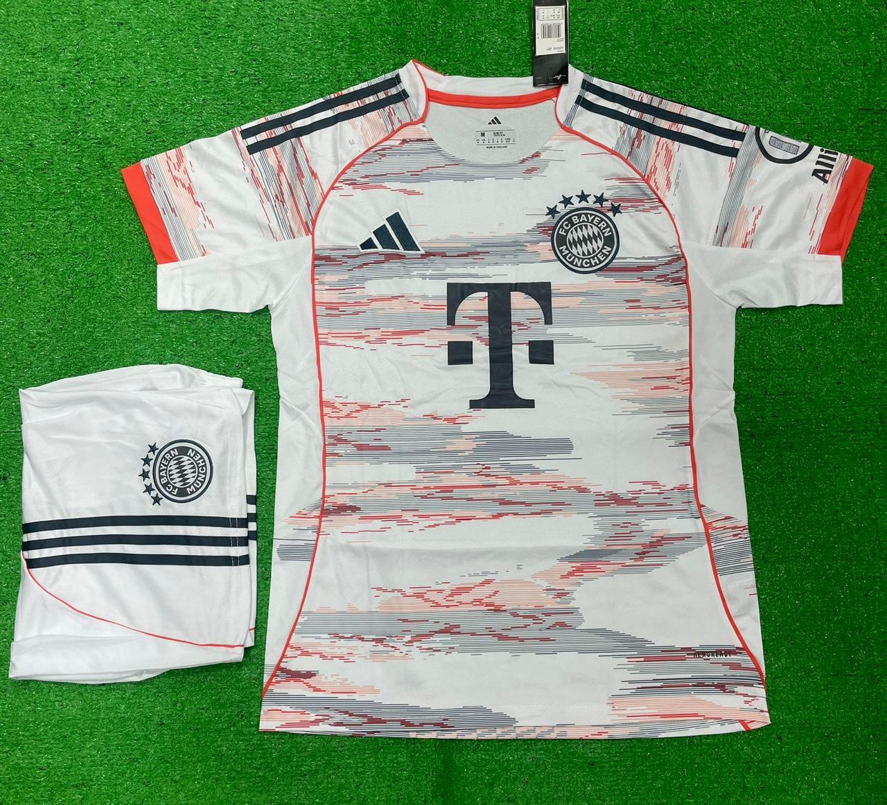 FC Bayern Munich 2025/26 away jersey