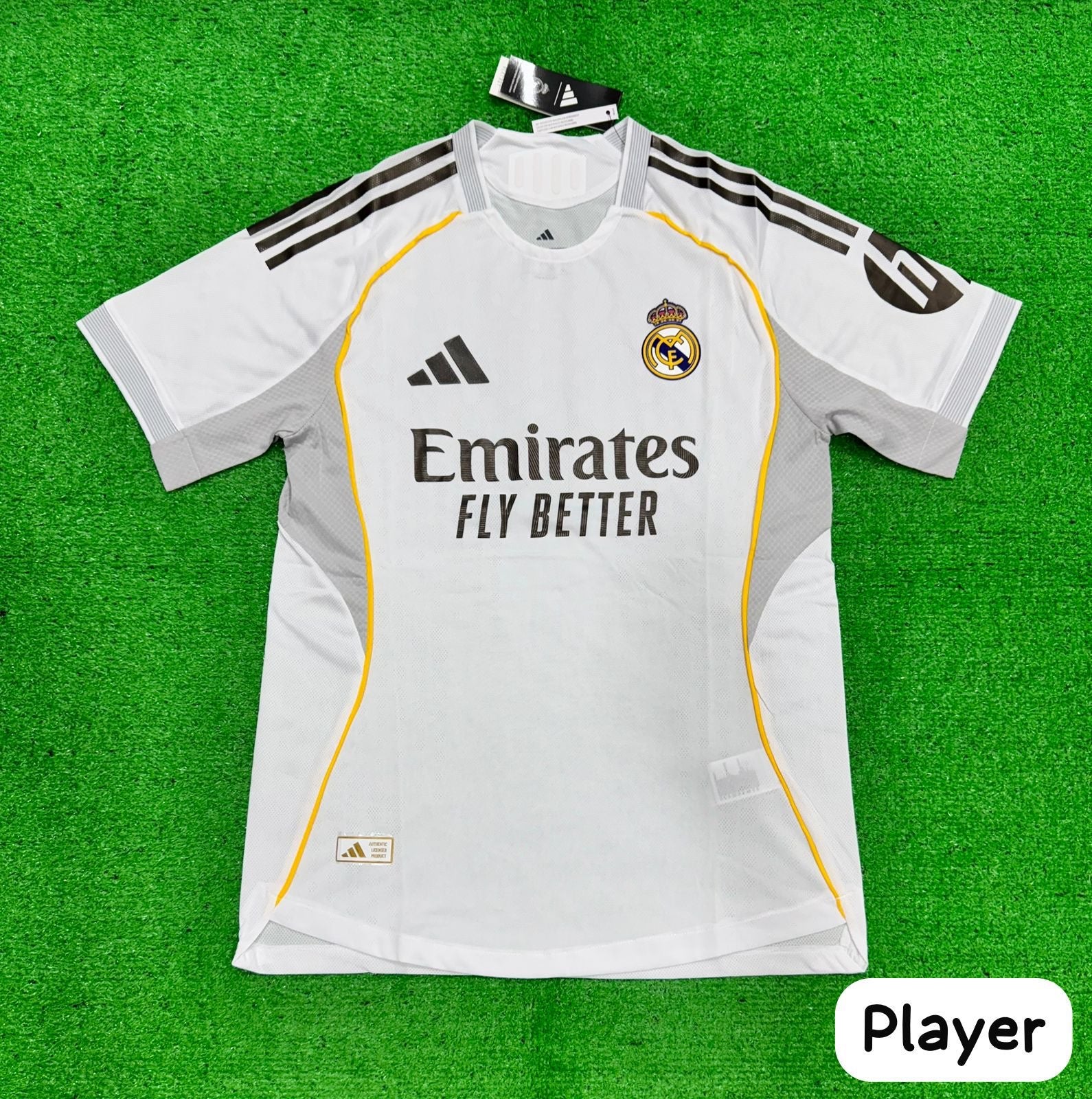 Real Madrid 2025-26 Home Player Version football jersey.