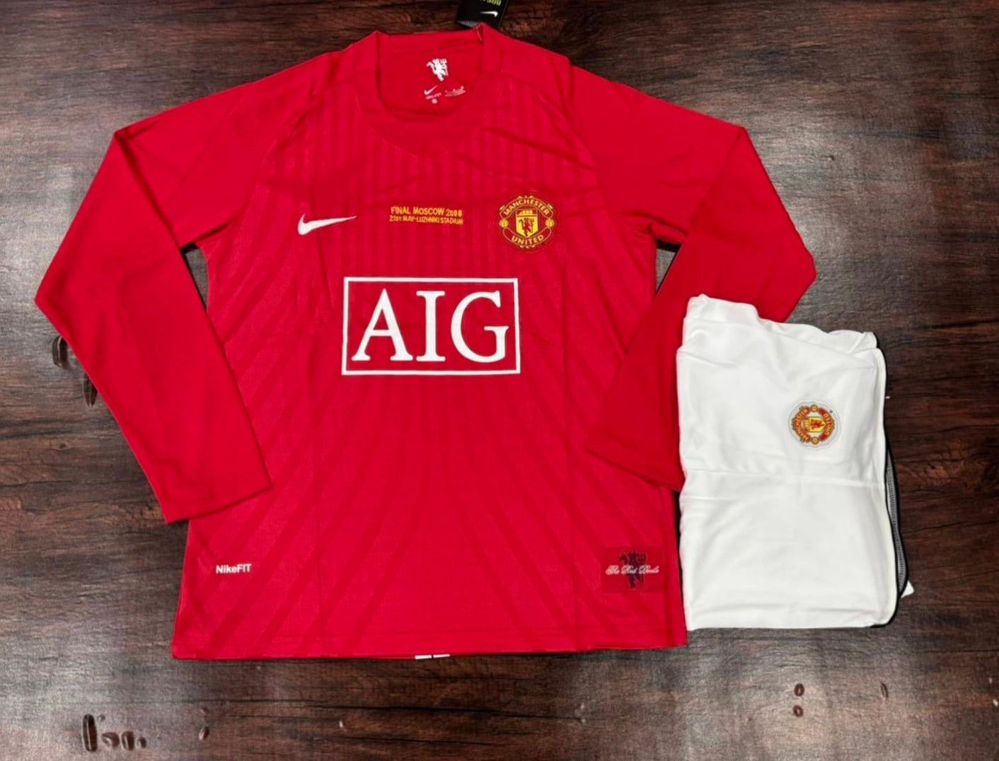Manchester united 2008 Full sleeves Home kit Embroidery Logo